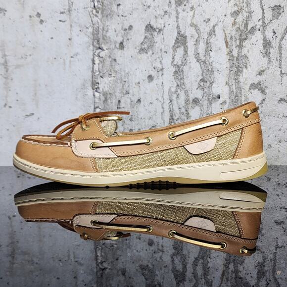 COND 9/10 MSRP $98, Angelfish Boat Shoe, size 10 - Picture 2 of 5